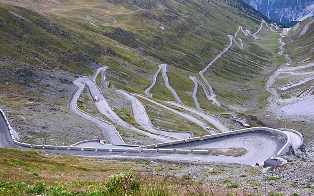 raggiungere il passo dello stelvio