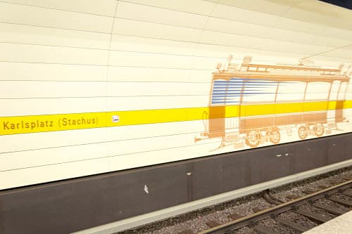La stazione della metro di Karlsplatz