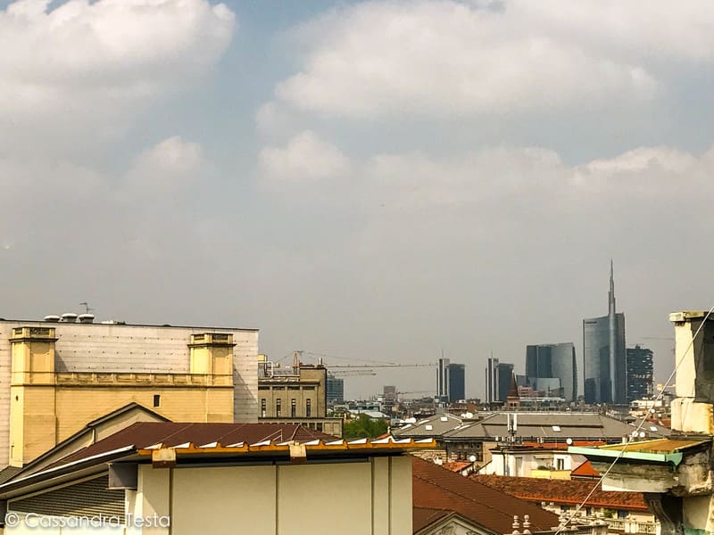 Lo skyline di Milano dalla passerella di Highline Galleria