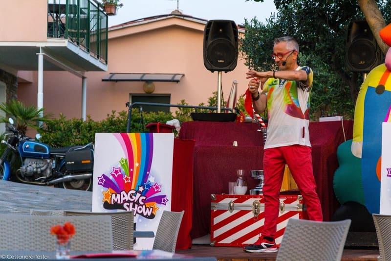 Spettacolo di Mago Salvatore - Villa Giada Resort
