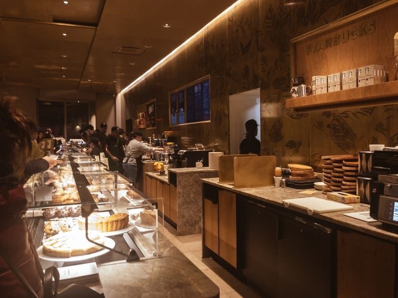 Interno Starbucks a Milano