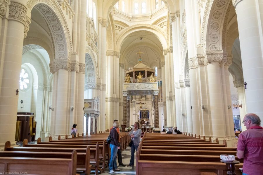 Interno Santuario di Ta Pinu