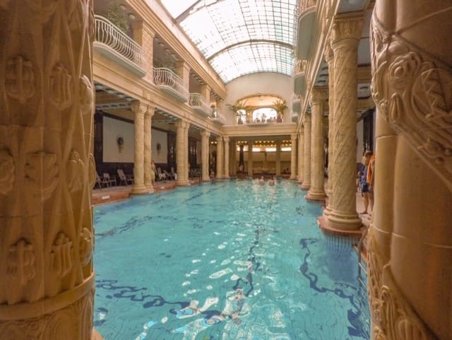 Piscina interna Terme di Gellert