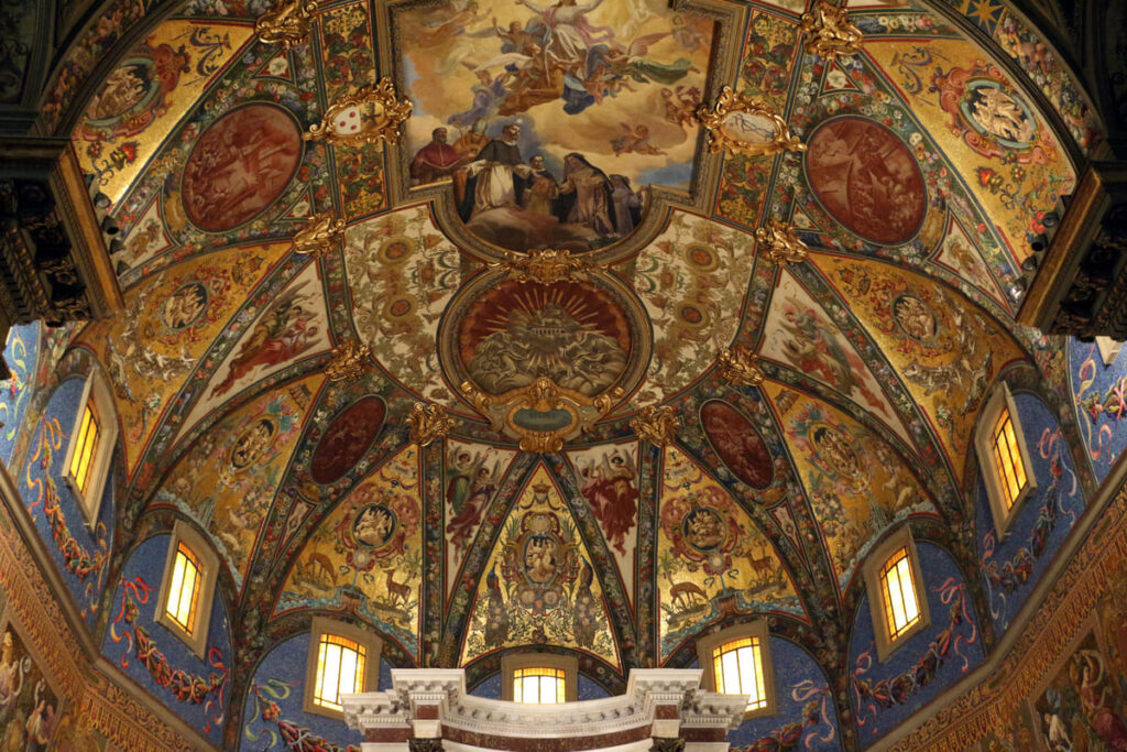 Interno Santuario Madonna Di Pompei Cosa vedere a Pompei, 8 luoghi da non perdere - Viaggiando A Testa Alta