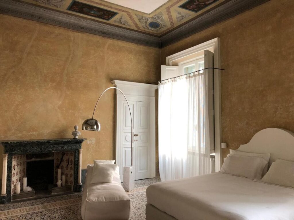 Palazzo Albricci Peregrini, Como