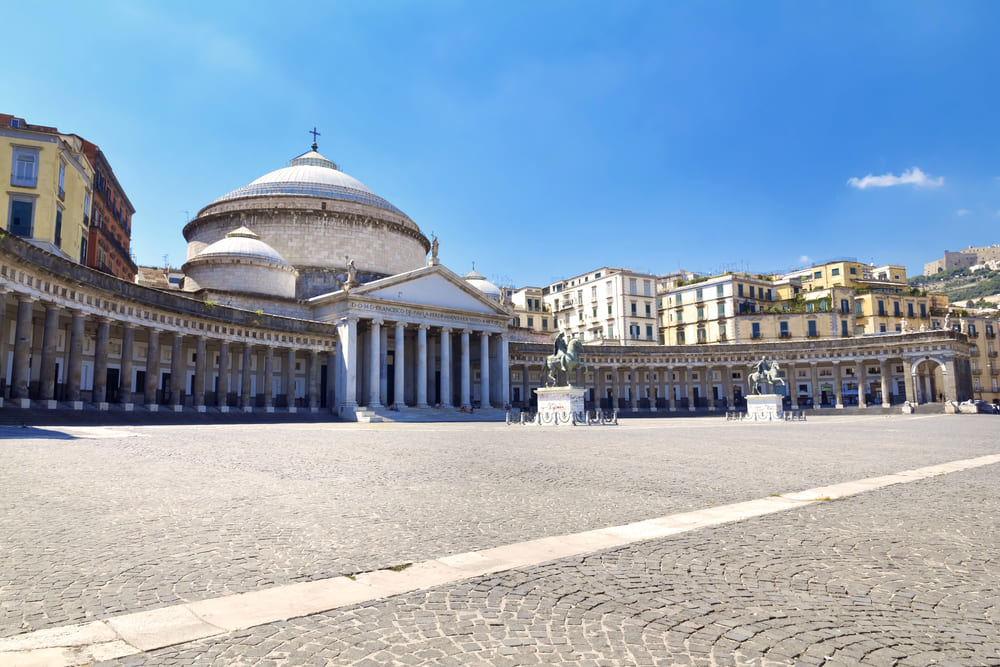 piazza-plebiscito-napoli