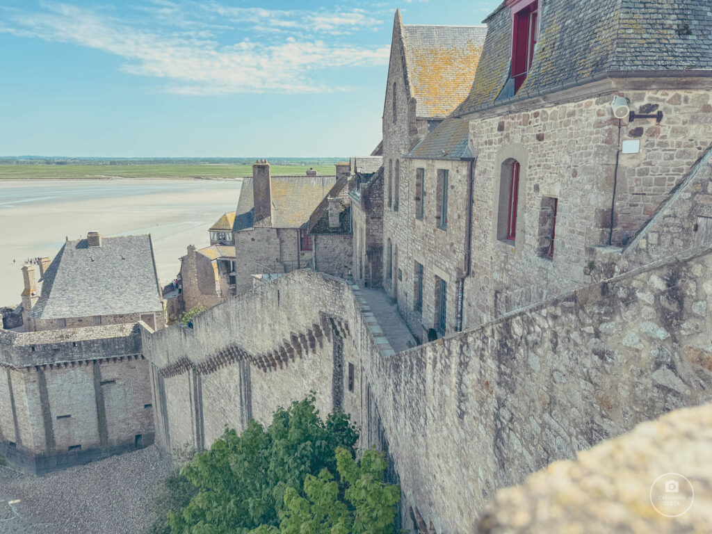 mura-mont-saint-michel