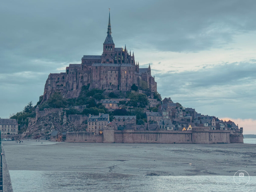 panorama-mont-saint-michel-di-sera