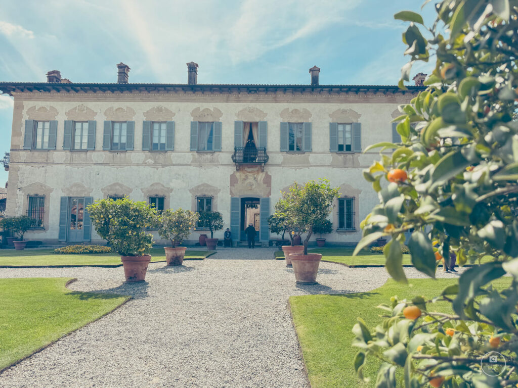 ingresso-interni-villa-della-porta-bozzolo